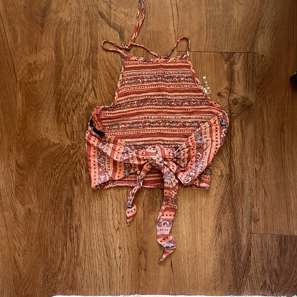 Derek Heart Halter Top - Picture 2 of 3